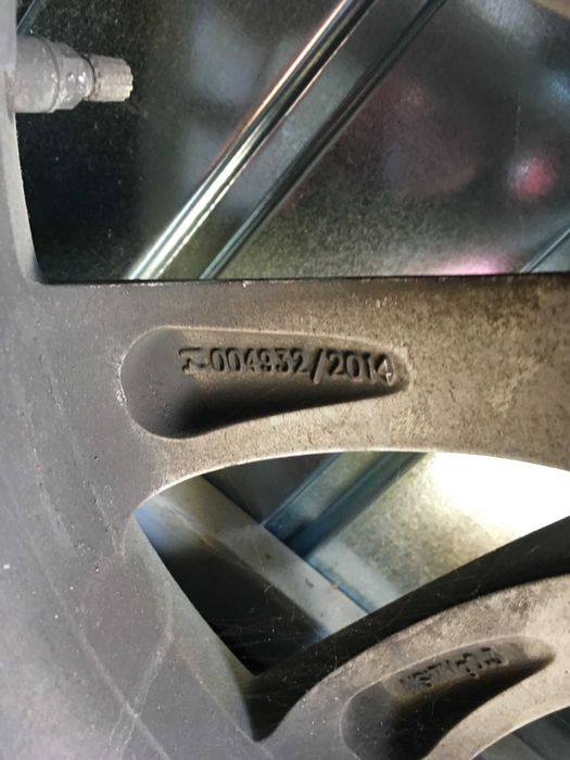 vand set jante cu anvelope iarna BMW seria 7 G11
