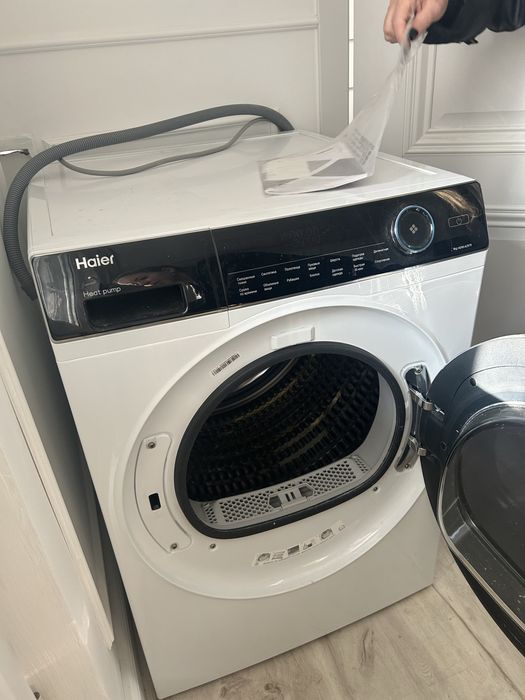 Б/у сушильная машина Haier HD90-A2979S — отличное состояние