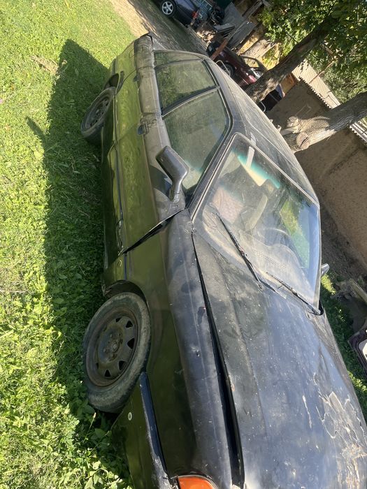 Ауди объем 1,8  на запчасти