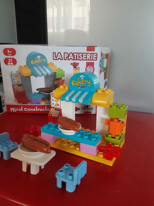 Joc de construit tip lego la patiserie