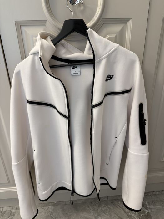 Толстовка Nike белая унисекс