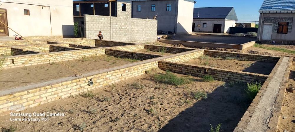 Жай орни сотилади 400кв