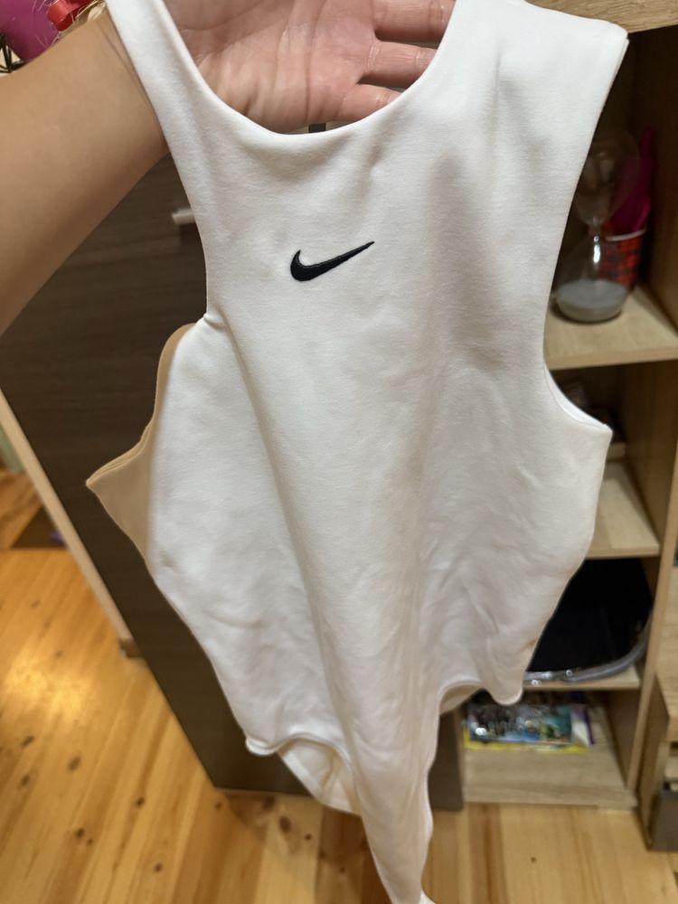 Nike Дамско боди найк р-р С