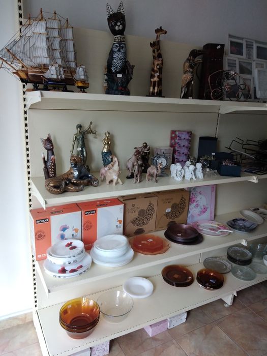 Метален крайстенен стелаж