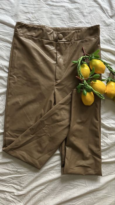 Leggings din imitatie de piele maro