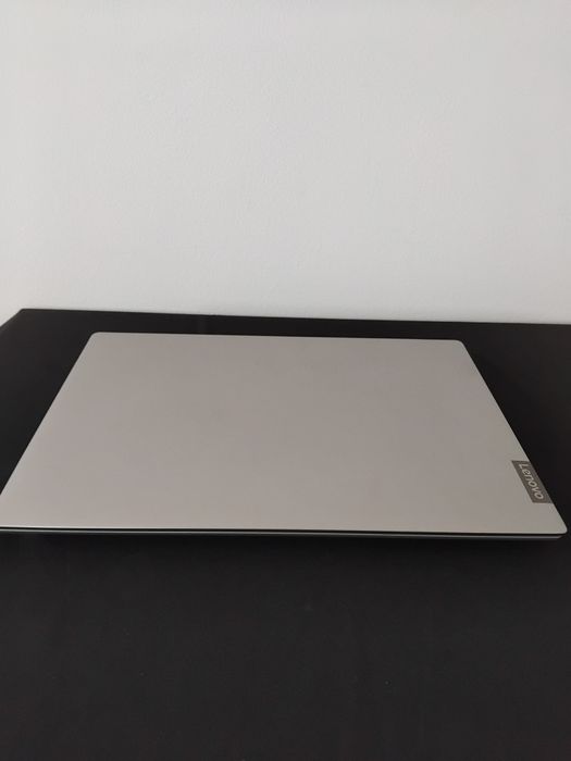Laptop Lenovo Gri