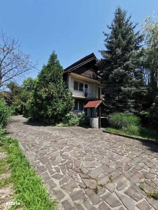 Coltau, 2 case, pensiune / locuit