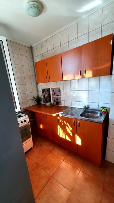 Închiriez garsoniera Craiovei, strada Tineretului