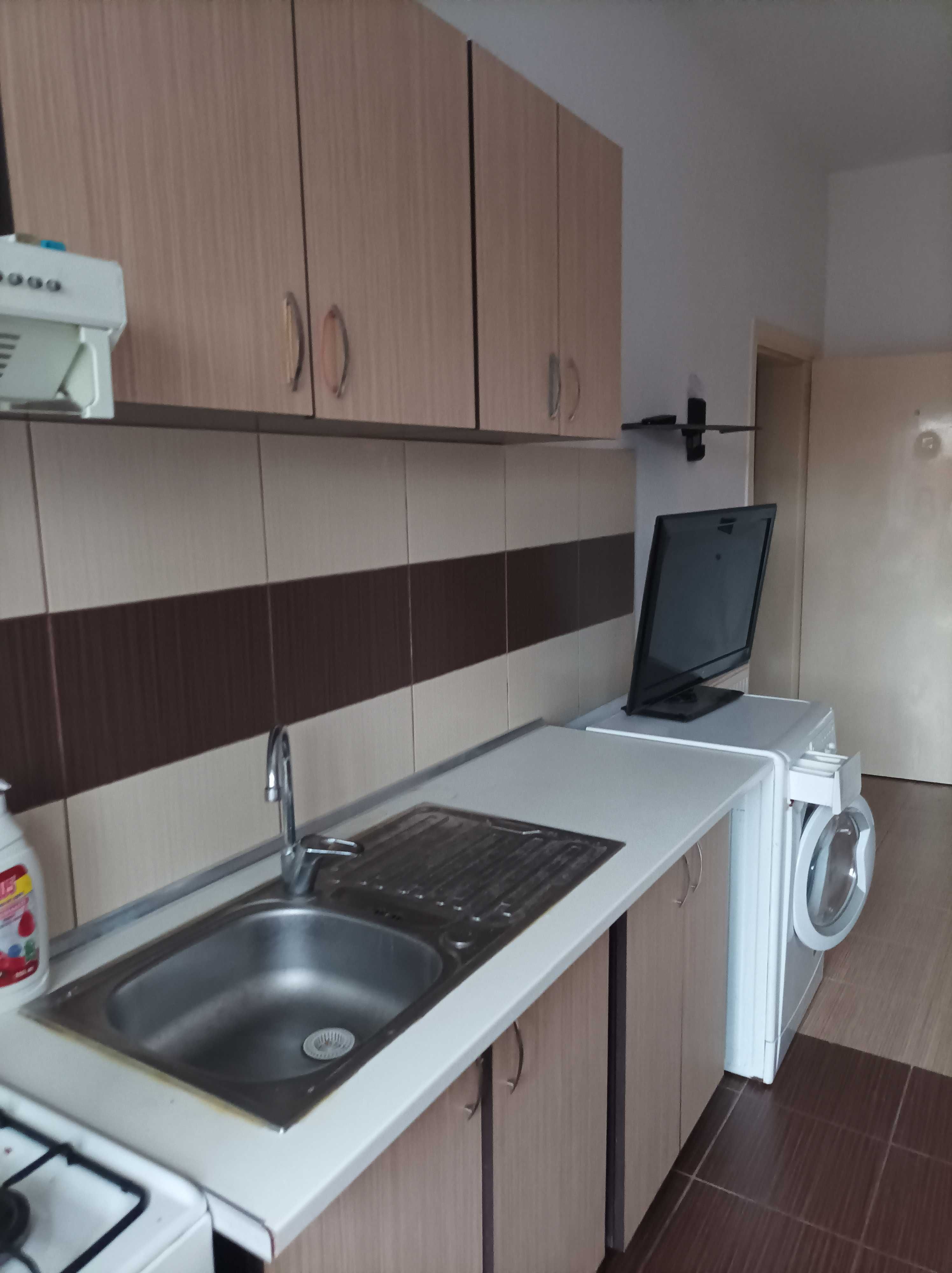 Inchiriez garsoniera zona Metrou Aparatorii Patriei