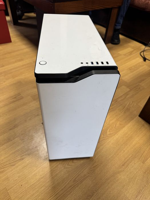 Геймърски компютър Amd 8300