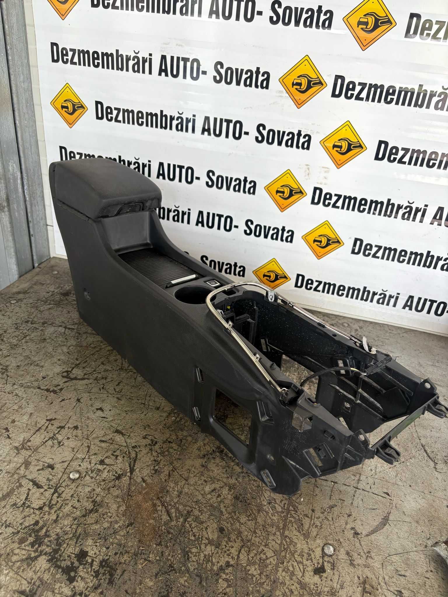 Cotiera fata Opel Astra J HatchBack