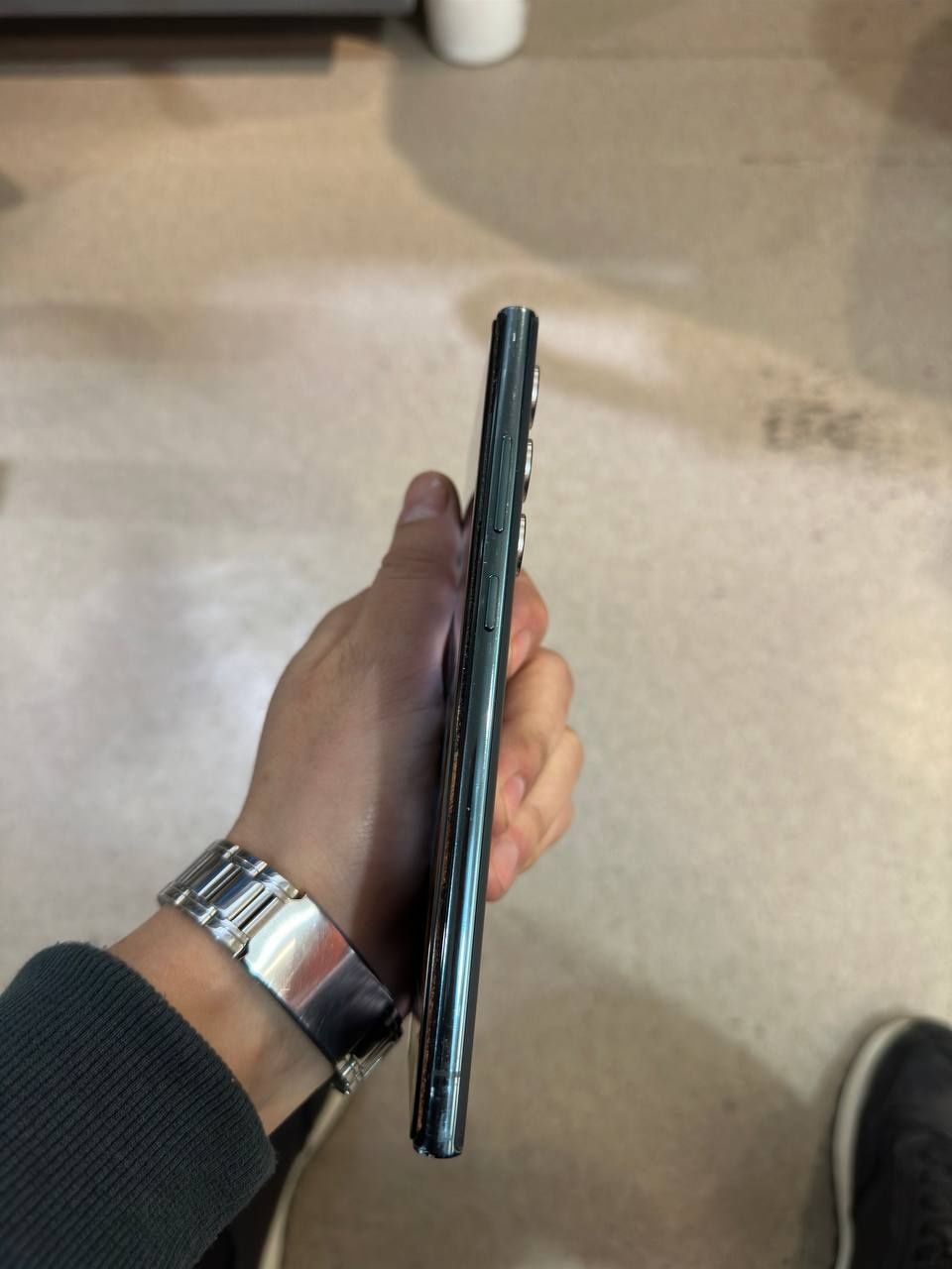 Galaxy S22 Ultra 256/12 zavod xamma narsasi 350$ shtr ishi bitir
