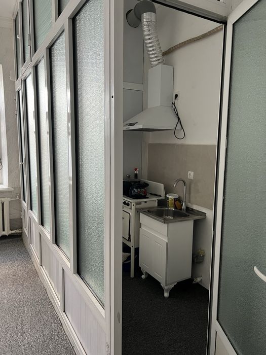 Сдаётся в аренду помещение можно под офис и жильё