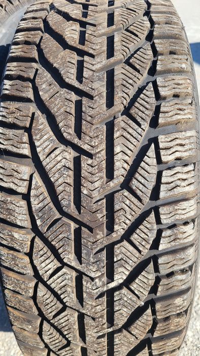 Vând anvelope 225 55 r 16