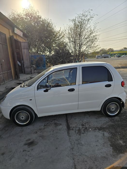 Shevralet matiz oq