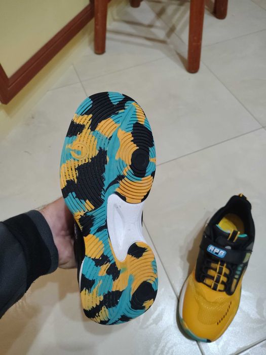 Продавам Мaратонки APG