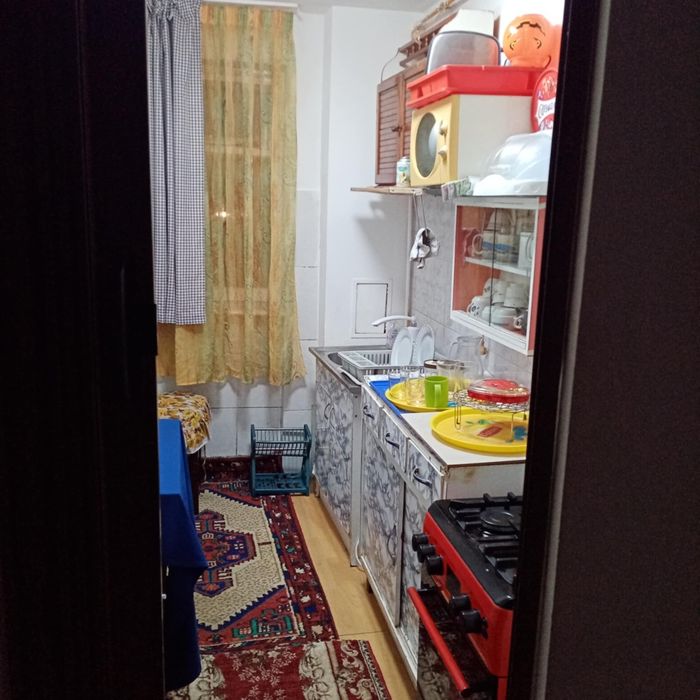 Închiriez apartament cu doua camere în Hunedoara la parter înalt