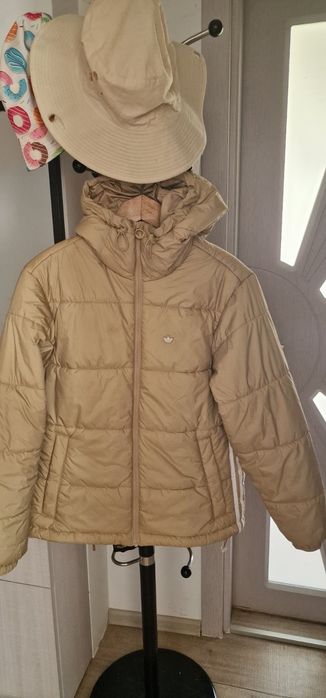 Яке Adidas размер s unisex