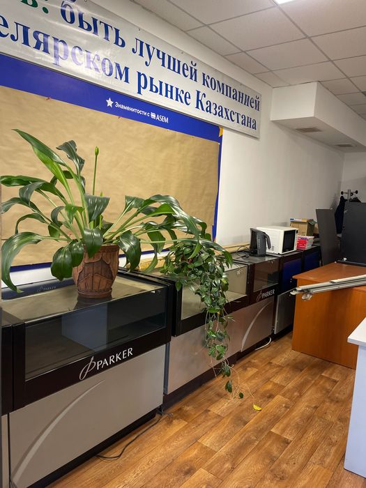 Продаем офисную мебель