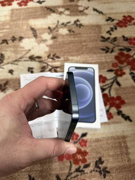 Vand sau schimb iPhone 12 128 GB