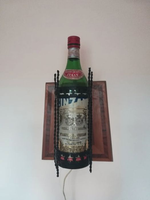 Lampa , aplica de perete - sub forma de sticla de Cinzano
