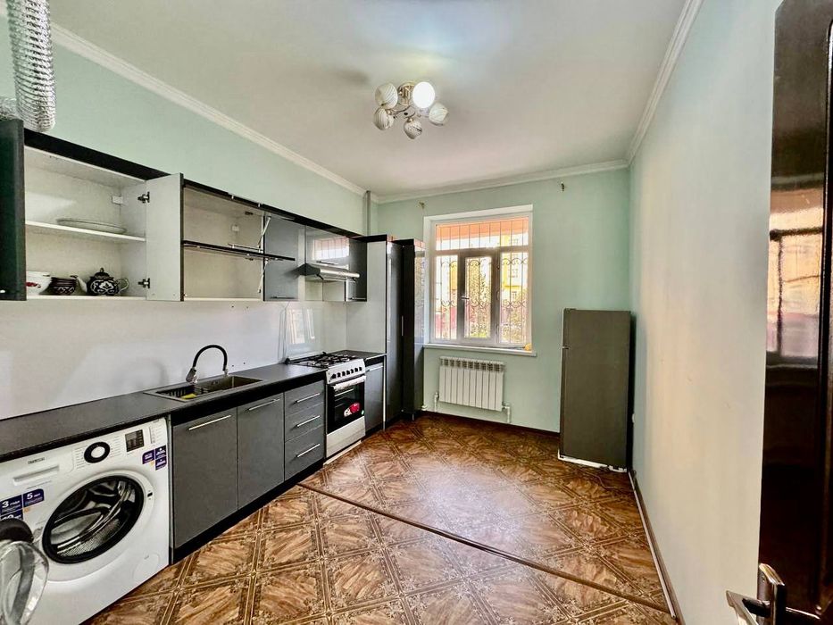 Chilonzor tumani Novza metirosiga yaqinida 2xonali bezmakler kivartira