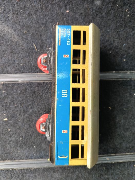 Немско вагонче, релса и моторче