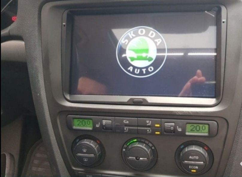 Rama adaptoare navigatie Skoda Octavia 2 trim radio cd navi RNS 510