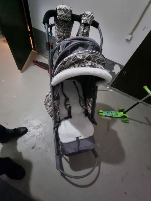 Продам санки и велосипед .