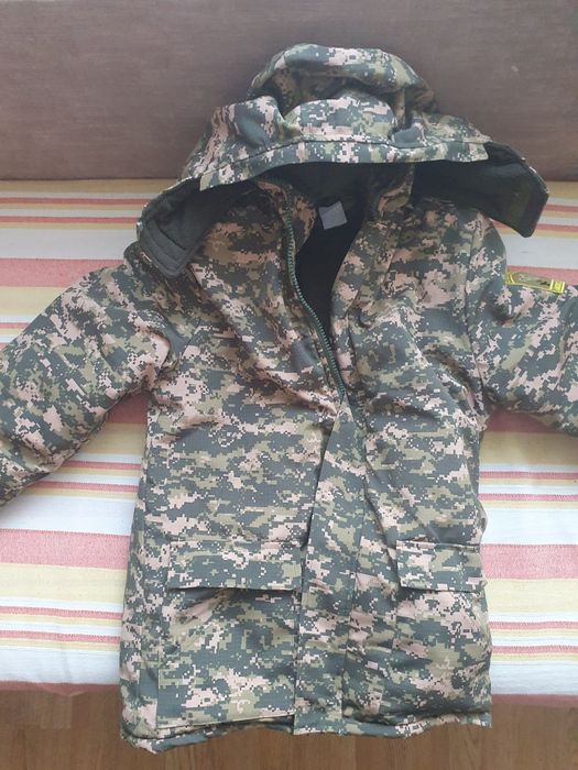 Военный бушлат в отличном состояние