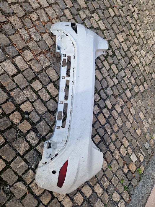 Bara spate Ford Fiesta Mk7 cu locas senzori