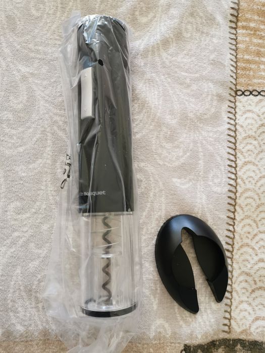 ЧИСТО НОВ електрически тирбушон Vin Bouquet