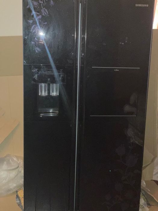 Холодильник Samsung