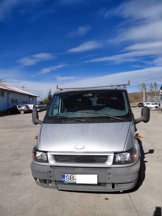 Ford Tansit 2.4L 6 locuri basculabila
