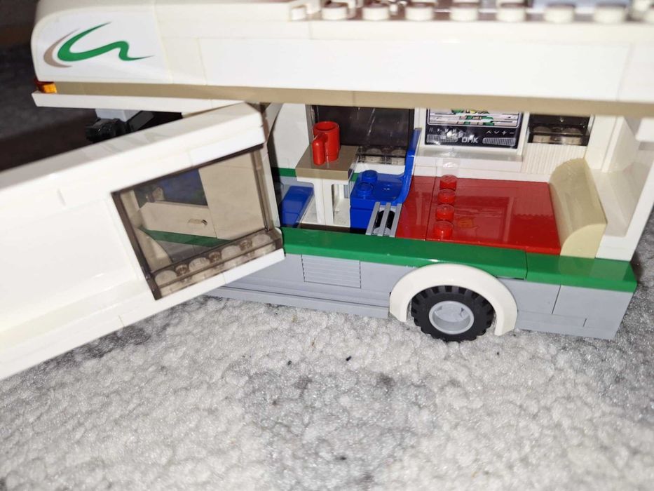 Lego City 60057 - Camper Van