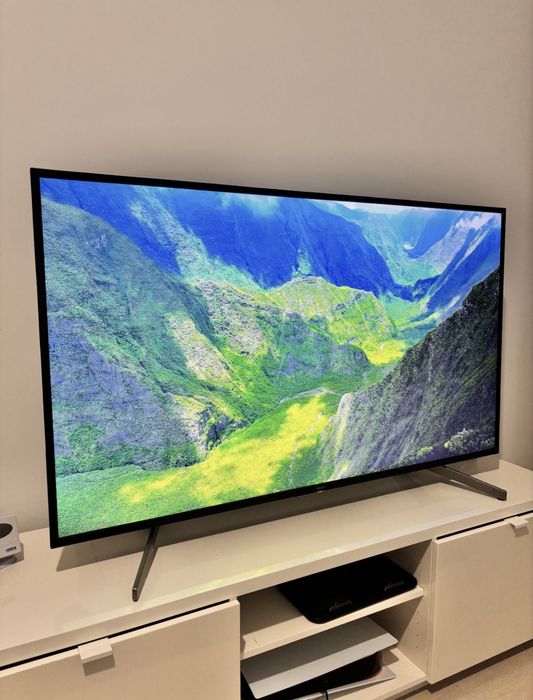 Televizor smart SONY BRAVIA diagonala de 139 cm
