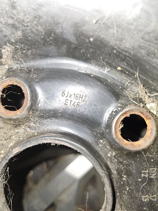 Roți iarnă vw, audi,tablă cu capace originale