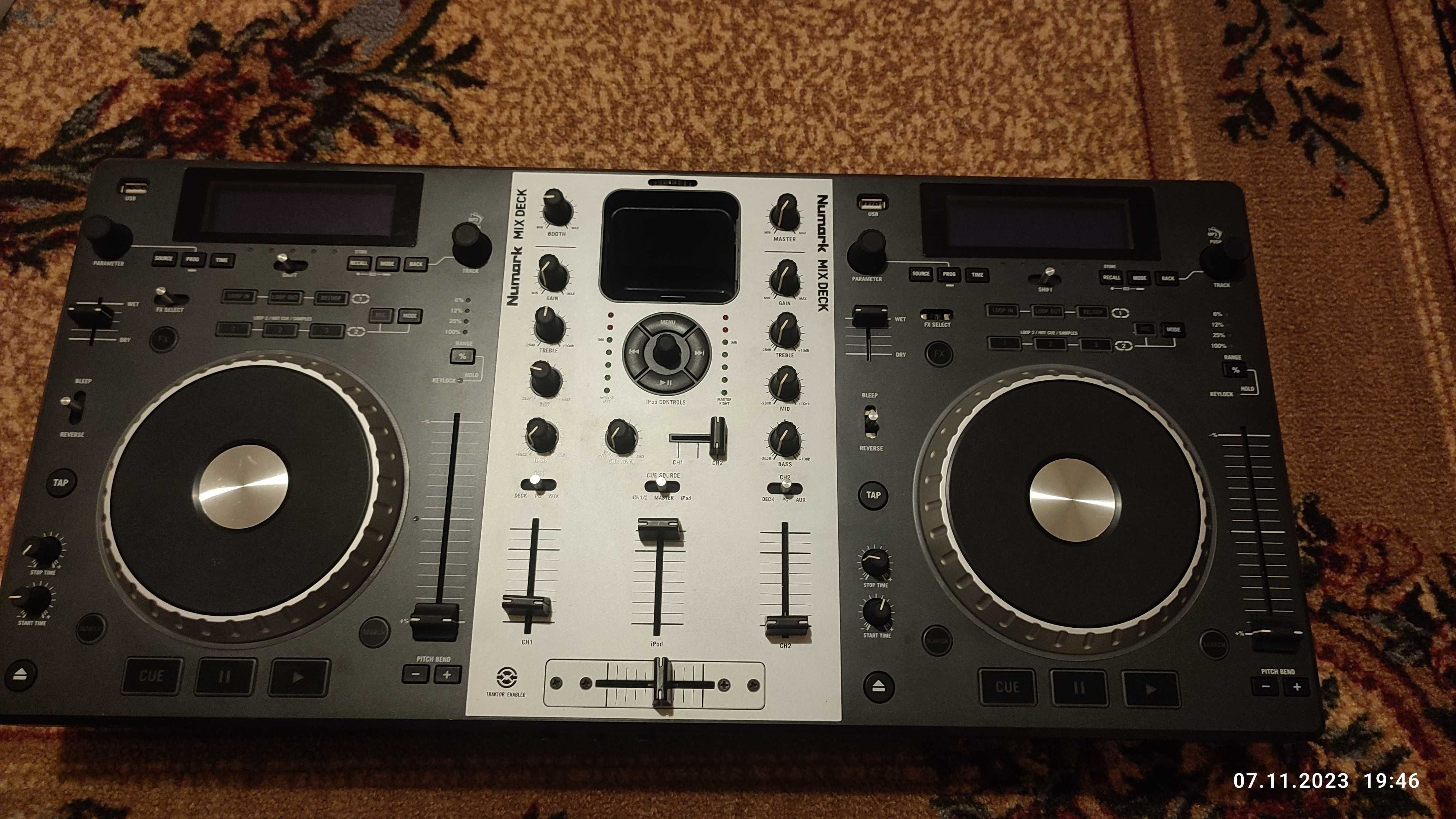 Продавам Numark Mixdeck+flight case