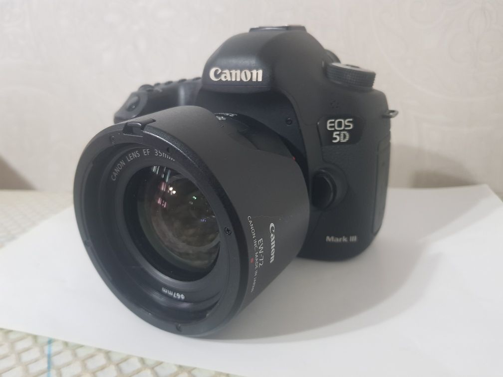 Продам фотоапппарат canon 5D mark 3