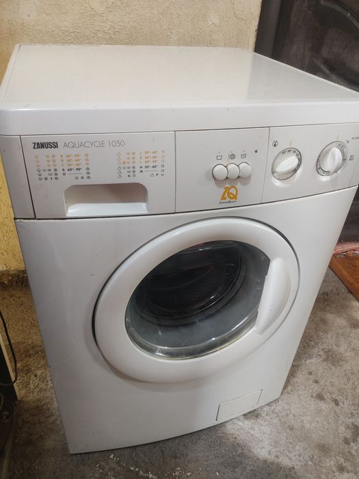 Продам стиральную машину Zanussi