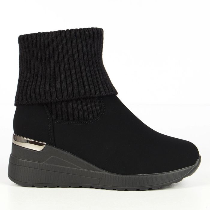 Удобни дамски боти с елегантна визия