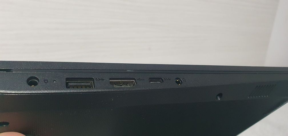 Laptop Lenovo v15 g2