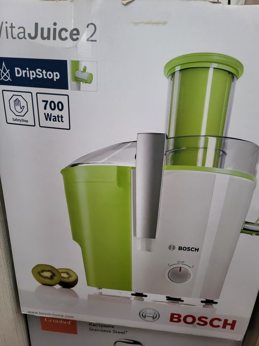 Соковыжималка ВОSCH  новая ,подарили не пользовались