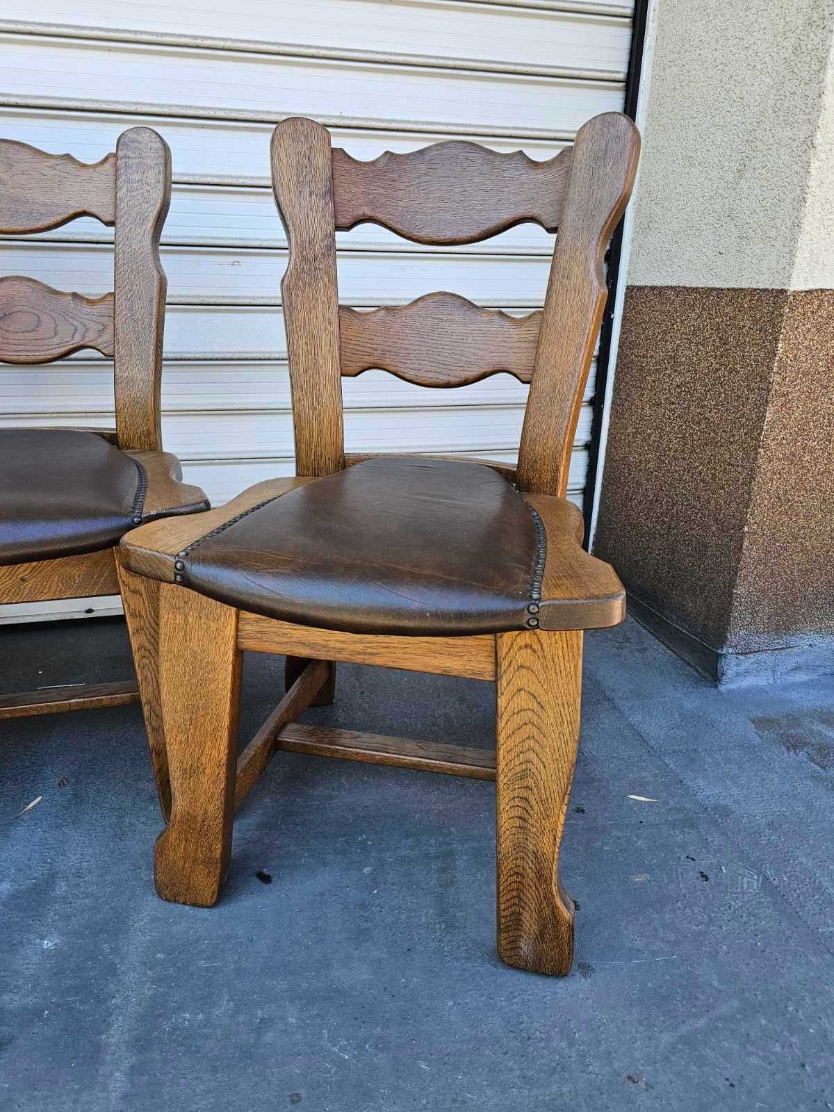 Масивни дъбови трапезни столове с естествена кожа
