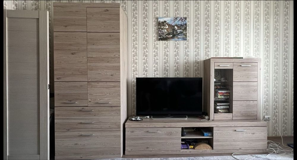 Продается стенка в зал