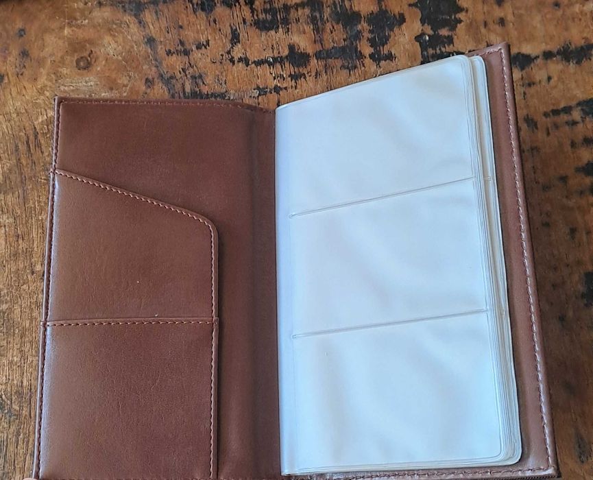 визитник изкуствена кожа кафяв луксозен за 72 визитки