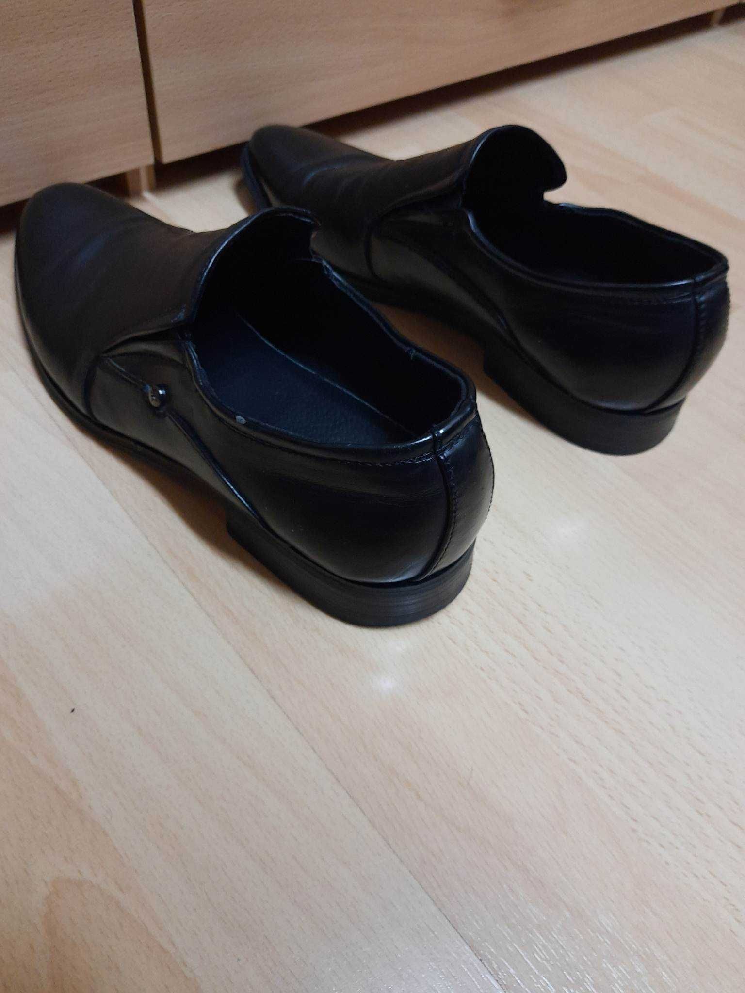 Много удобни и приятни за носене мъжки официални кожени обувки Matstar