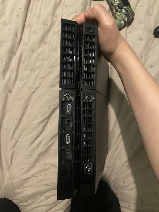 Продаю плестейшин 4