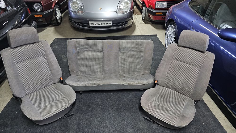 Interior Volkswagen Golf 2 (4usi)

Stare decenta 
Necesita curatare 
S