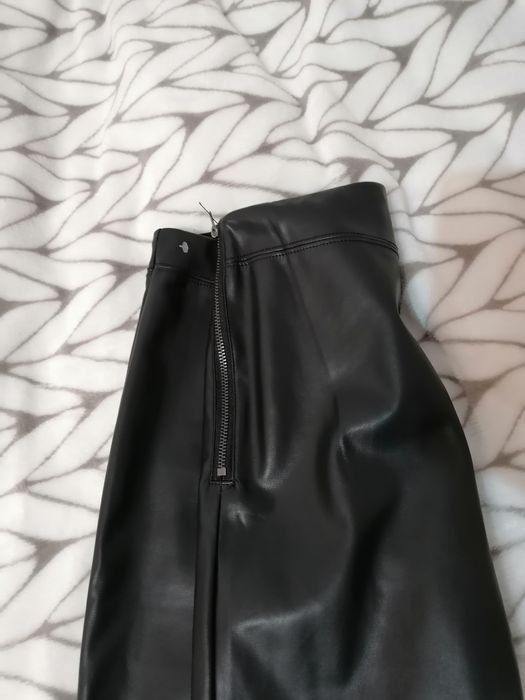Pantaloni piele, marimea 36